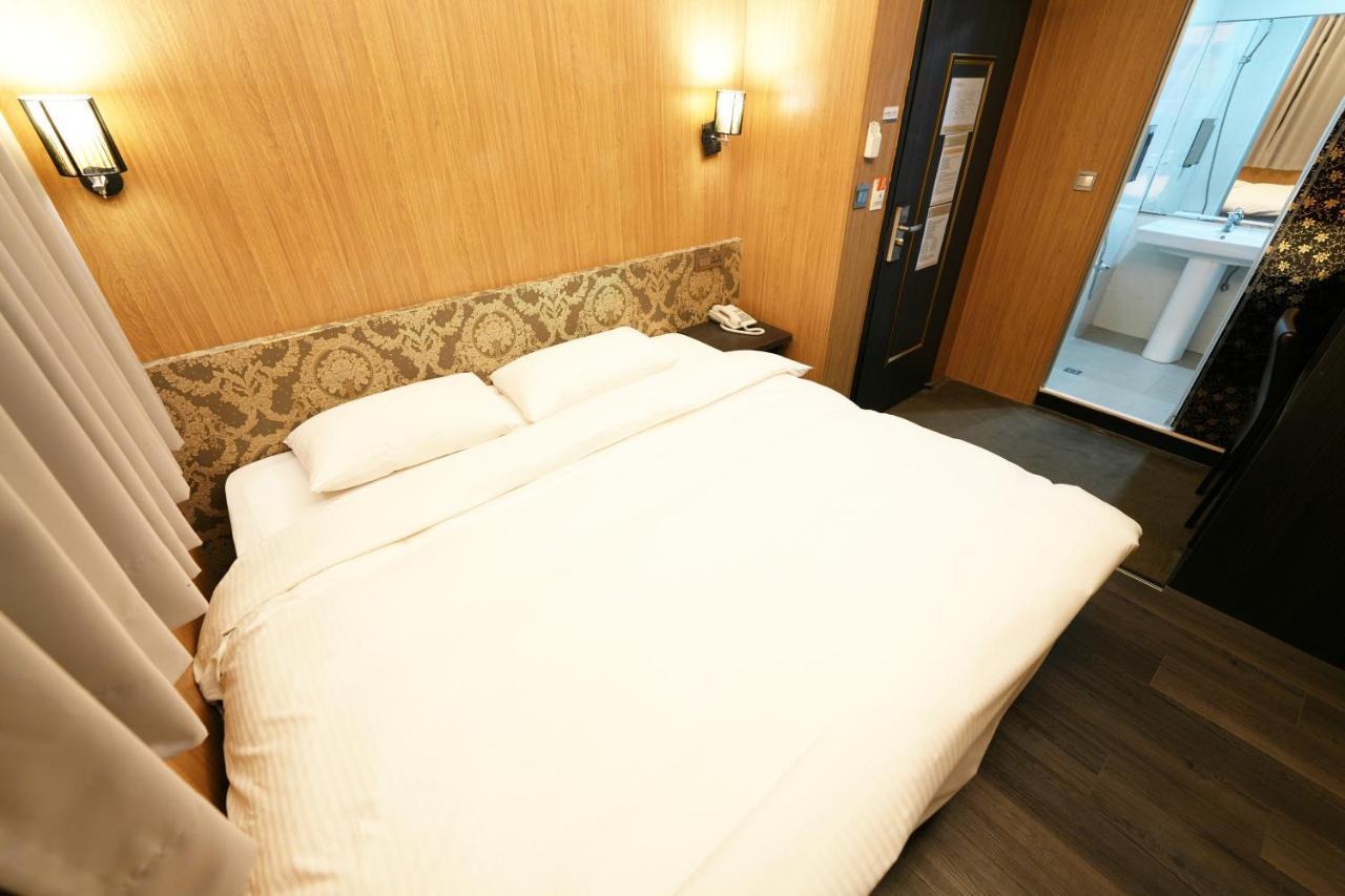 Meworld Hotel - Ximen Taipei Bagian luar foto